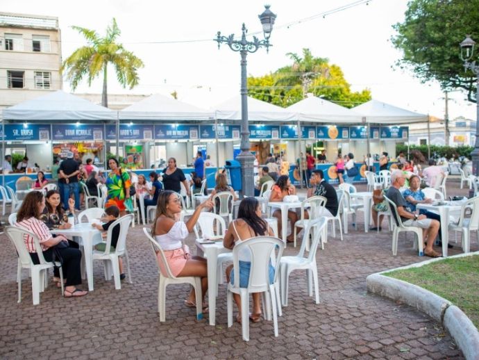 Festival Macei&oacute; dos Prazeres re&uacute;ne gastronomia popular e m&uacute;sica ao vivo no Jaragu&aacute;