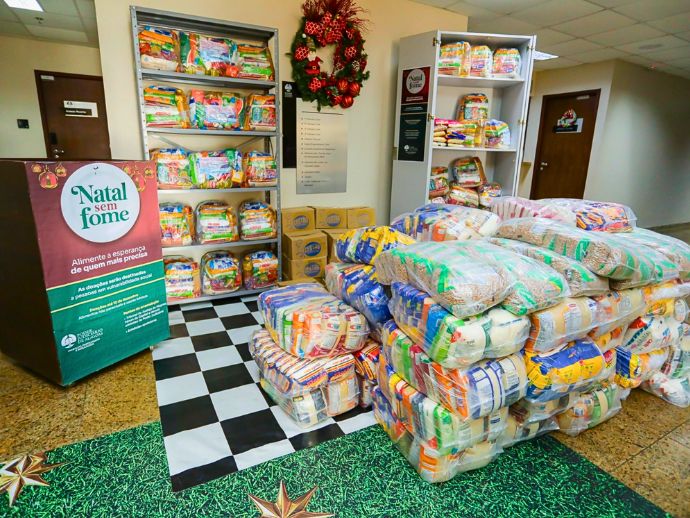 Programa Alagoas Sem Fome doa 1 tonelada de alimentos &agrave; campanha Natal Sem Fome do TJ/AL