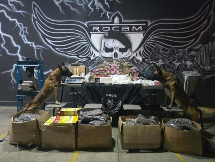 PM apreende mais de 50 quilos de drogas em im&oacute;vel abandonado em Arapiraca