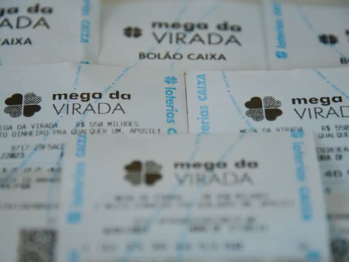 Pr&ecirc;mio da Mega da Virada chega a R$ 1 bilh&atilde;o