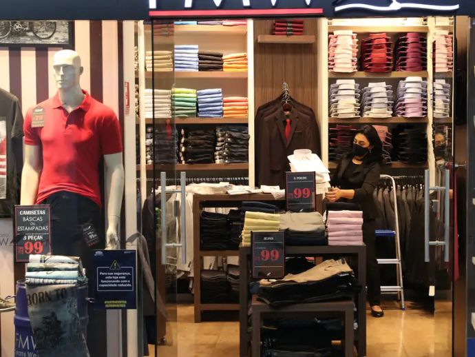 Entenda os direitos do consumidor para trocas de presentes de Natal