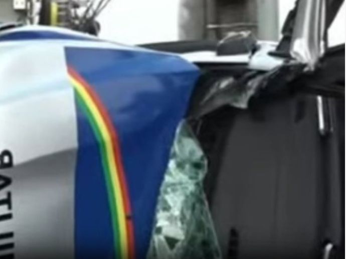 Acidente com viatura da PM deixa policial morta e outro ferido na Zona Oeste do Recife