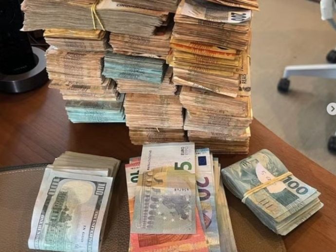 PF apreende rel&oacute;gios de luxo e bloqueia R$ 5,7 bilh&otilde;es em opera&ccedil;&atilde;o contra dono do Banco Master