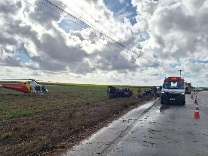 Colis&atilde;o frontal na AL-420 deixa cinco feridos e mobiliza resgate a&eacute;reo