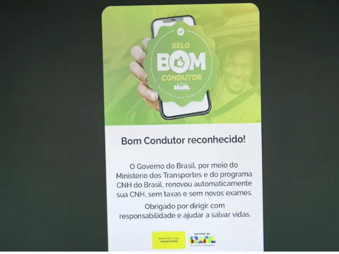 Renova&ccedil;&atilde;o autom&aacute;tica de CNH beneficia 300 mil na primeira semana