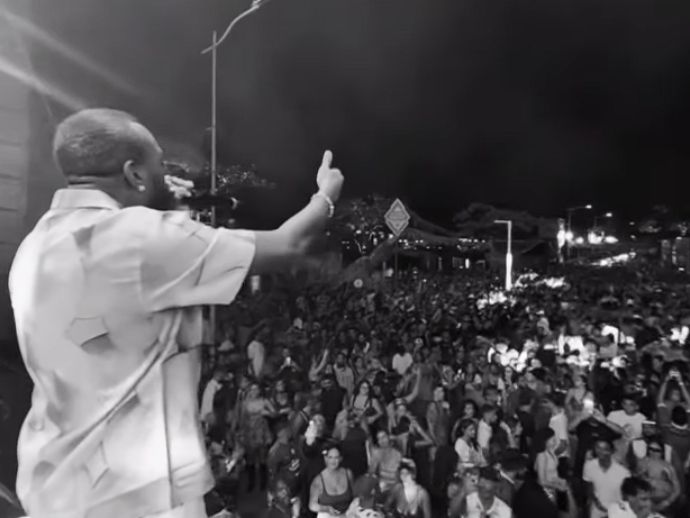 Jovem denuncia agress&atilde;o policial durante show de Djonga no Recife