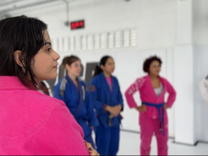 Rise Club oferece aul&atilde;o gratuito de jiu-jitsu e defesa pessoal para mulheres no Recife