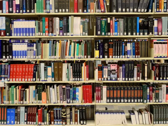 MEC disponibiliza aplicativo gratuito com oito mil livros