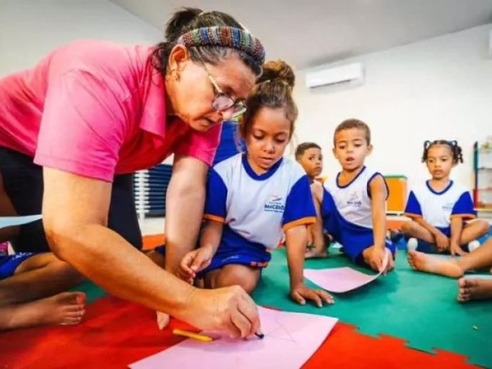 Inscri&ccedil;&otilde;es para PSS da Educa&ccedil;&atilde;o de Macei&oacute; com mais de 5,7 mil vagas terminam nesta sexta (17)