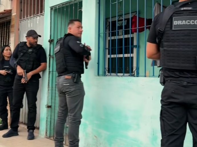 Opera&ccedil;&atilde;o Carta Marcada desarticula grupo que enviava ordens de pres&iacute;dio por cartas