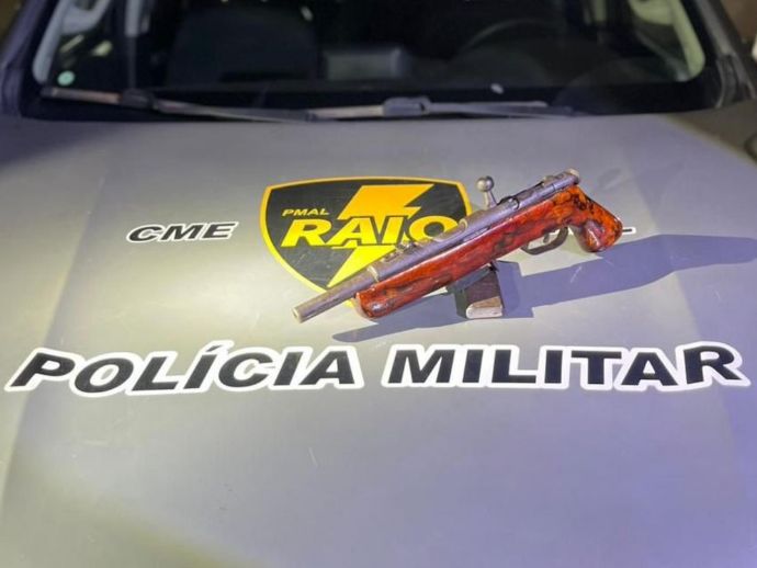 Homem &eacute; preso por roubo a motorista de aplicativo no Vergel do Lago