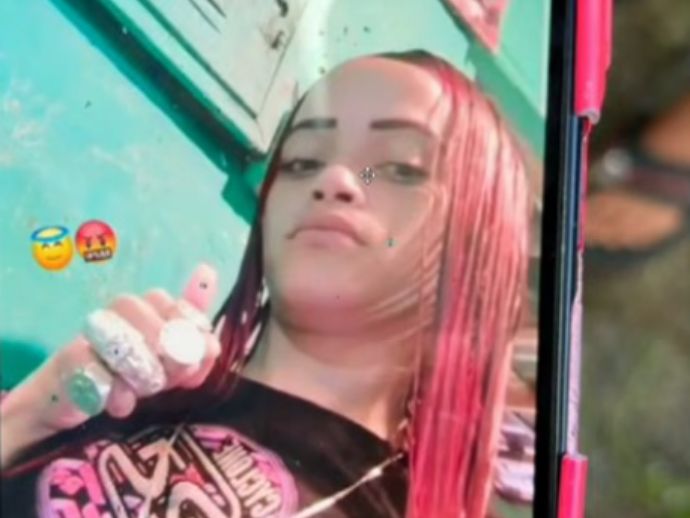 Jovem de 17 anos &eacute; assassinada em escadaria no bairro de Nova Descoberta