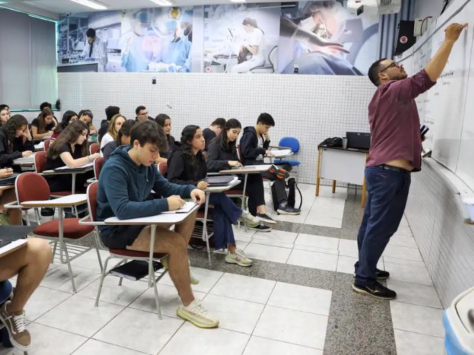 Fies 2026: pr&eacute;-selecionados devem validar informa&ccedil;&otilde;es at&eacute; segunda