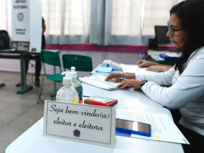 Elei&ccedil;&otilde;es 2026: eleitor pode se inscrever para ser mes&aacute;rio volunt&aacute;rio