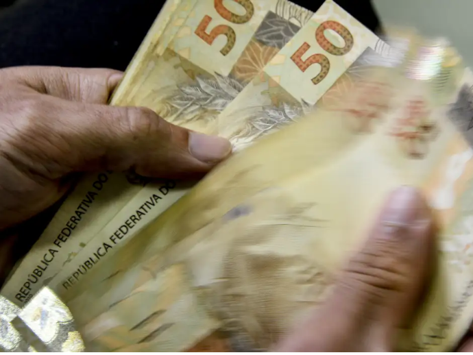 Caixa come&ccedil;a a pagar Bolsa Fam&iacute;lia de  maio