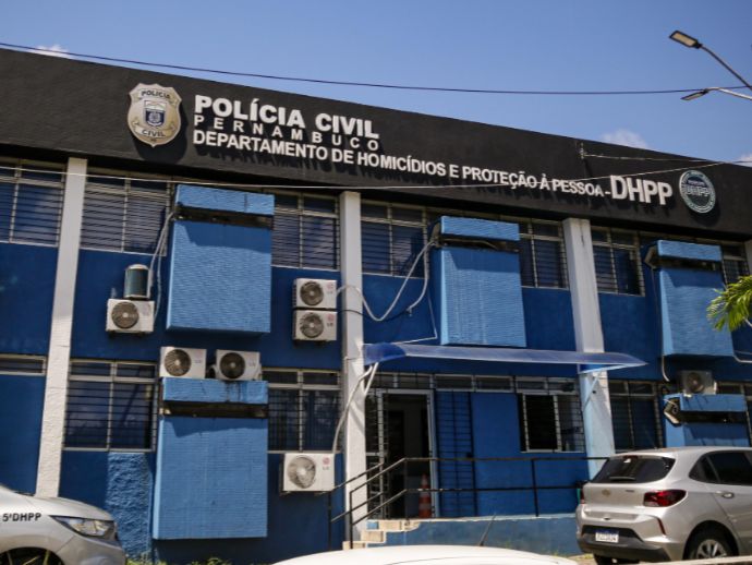 Homem &eacute; preso ap&oacute;s tentar matar companheira com facada no peito em Paulista