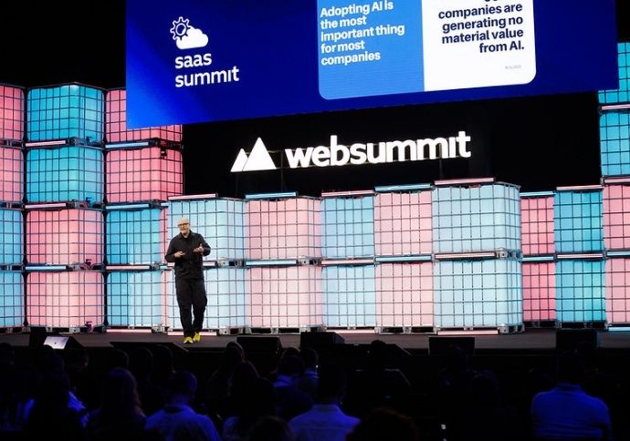 IA, marcas e conte&uacute;do mobile pautam debates no Web Summit Rio 2026