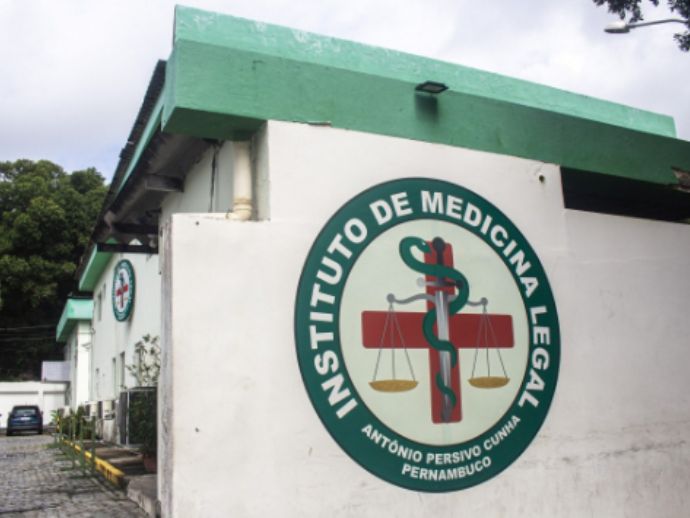 Pol&iacute;cia investiga morte de cabo da PM em apartamento de Boa Viagem