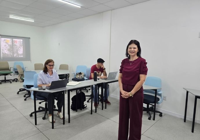 Ufal lan&ccedil;a e-book para apoiar m&atilde;es at&iacute;picas e melhorar a inclus&atilde;o escolar de crian&ccedil;as com TEA