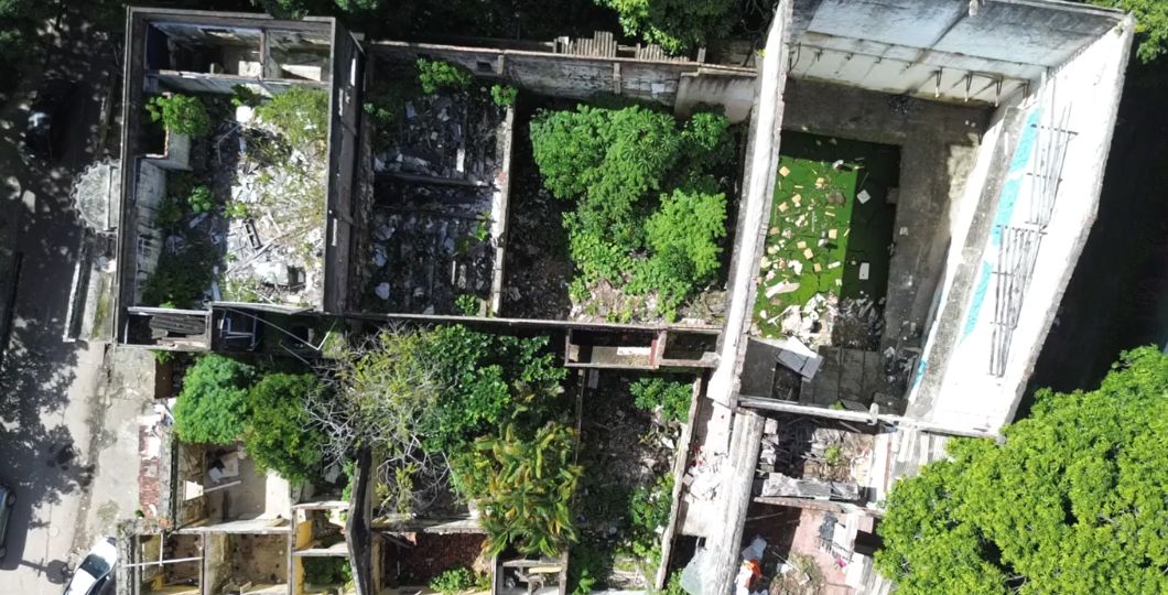 De palco histórico a cenário de ruínas: o abandono do Teatro Valdemar de Oliveira