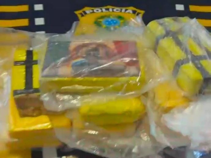 PRF apreende 12,8kg de crack em compartimento oculto na BR-232