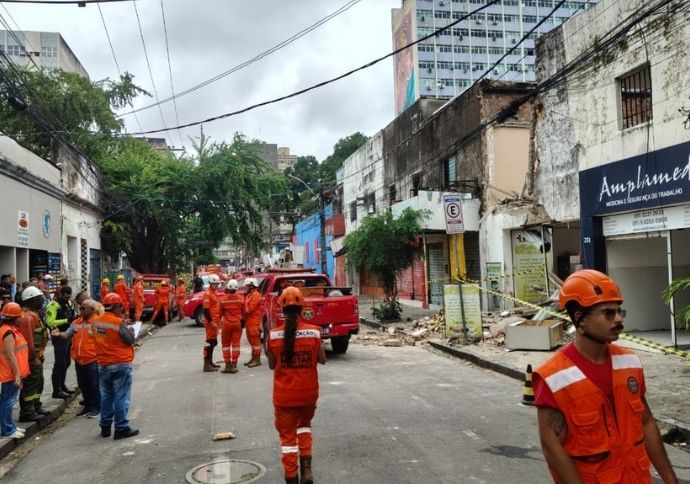Laje desaba em obra na Boa Vista e deixa quatro feridos no Recife