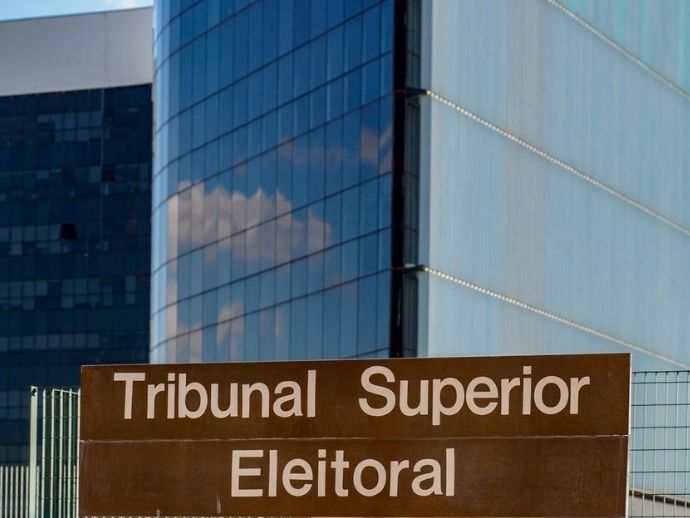 TSE refor&ccedil;a combate &agrave; desinforma&ccedil;&atilde;o com apoio de plataformas digitais
