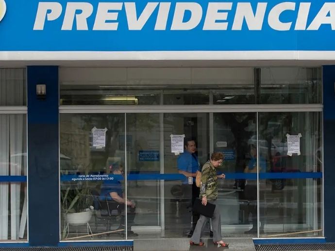 Governo libera R$ 547 milh&otilde;es para ressarcir v&iacute;timas de descontos indevidos no INSS
