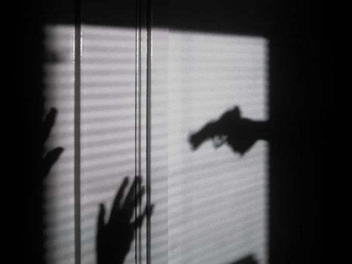 Mortes violentas t&ecirc;m redu&ccedil;&atilde;o de 8,2% enquanto feminic&iacute;dios aumentam 4%
