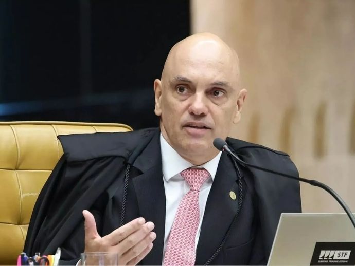 Moraes d&aacute; 48 horas para Bolsonaro explicar se autorizou v&iacute;deo de IA