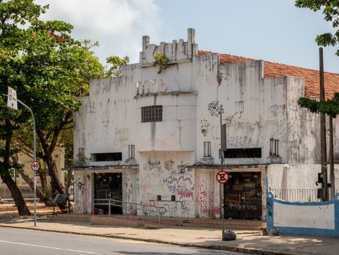 Atividade cultural em frente ao Cine Olinda pede reabertura do espa&ccedil;o centen&aacute;rio