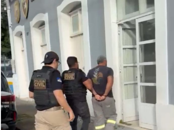 Pol&iacute;cia Civil prende 12 suspeitos de tr&aacute;fico em opera&ccedil;&atilde;o no Cabo de Santo Agostinho