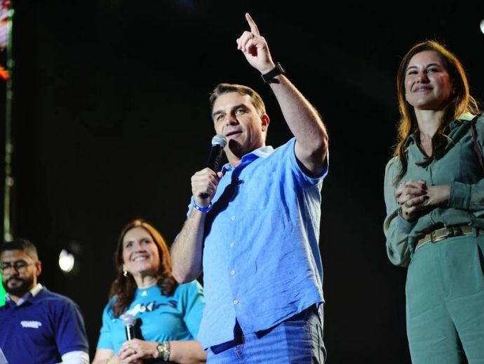 Em conven&ccedil;&atilde;o, PL confirma Michelle Bolsonaro ao Senado; Fl&aacute;vio deseja melhoras 