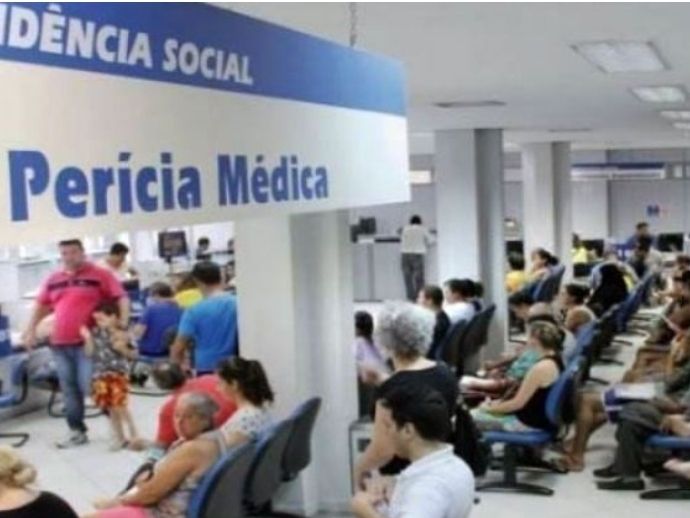 Fila do INSS deve ser zerada entre setembro e outubro, afirma ministro