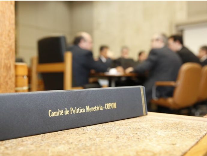 Copom decide nova taxa de juros nesta quarta-feira sob expectativa de corte
