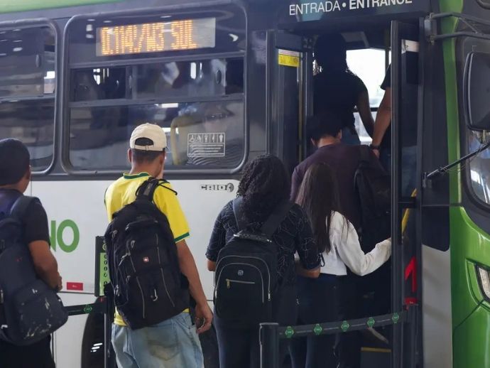 BNDES aprova R$ 102 milh&otilde;es para renovar &ocirc;nibus no Grande Recife
