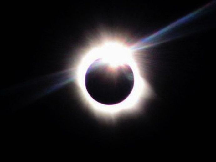 Eclipse solar total acontece nesta quarta e n&atilde;o ser&aacute; visto no Brasil