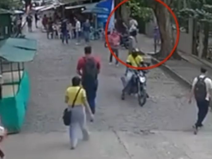 Estudante &eacute; assaltado por dupla em motocicleta na Boa Vista, no Recife
