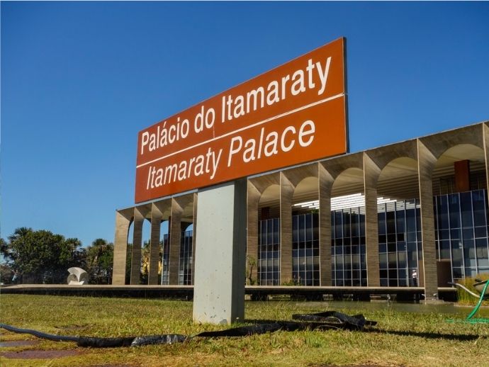 Sete embaixadores deixam Bras&iacute;lia em meio a mudan&ccedil;as diplom&aacute;ticas