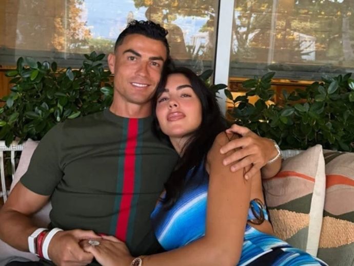 Fam&iacute;lia de Cristiano Ronaldo s&oacute; soube de casamento 30 segundos antes