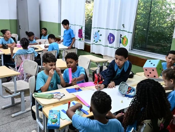 Ensino integral tem melhor desempenho entre alunos mais vulner&aacute;veis