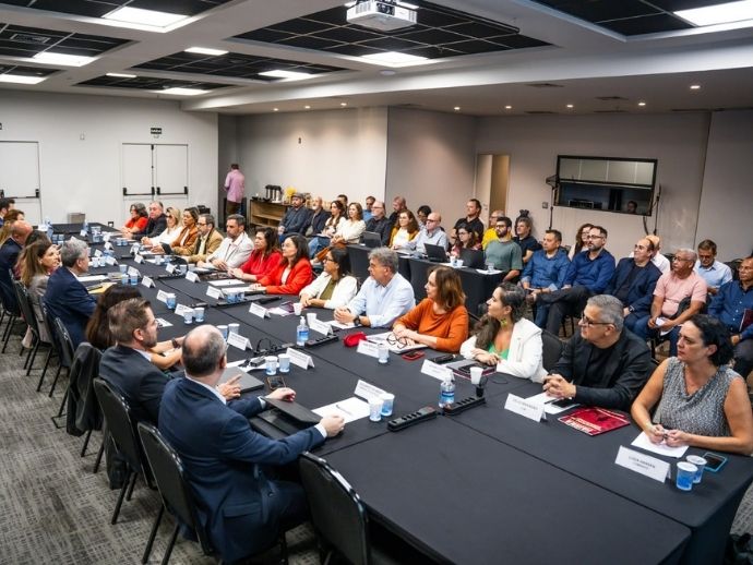 Banc&aacute;rios mant&ecirc;m paralisa&ccedil;&atilde;o nesta quinta (20) ap&oacute;s recuo da Fenaban