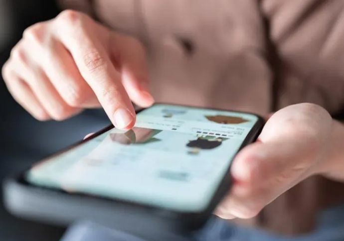 E-commerce já alcança 45,4% dos lares brasileiros e amplia disputa de marcas