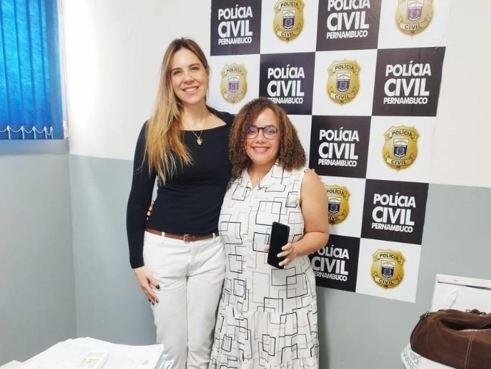 Pol&iacute;cia Civil envia 2 mil mensagens para recuperar celulares roubados