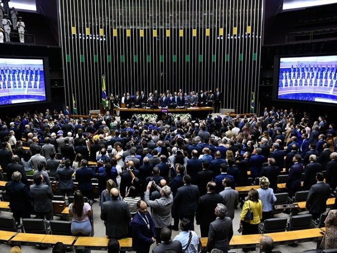 Elei&ccedil;&otilde;es 2026: candidaturas para deputado federal recuam 28% 