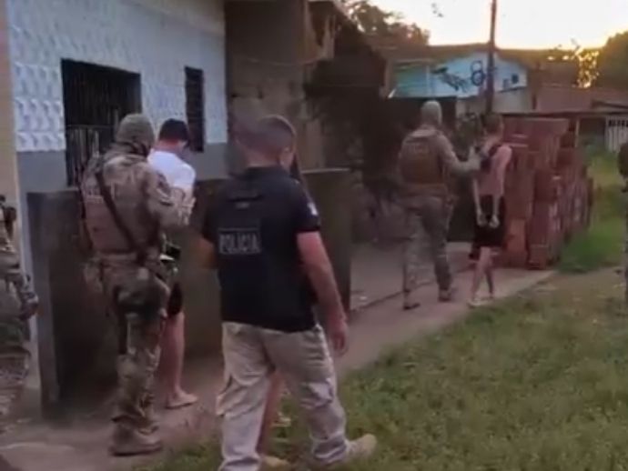 Pol&iacute;cia Civil prende dois suspeitos de s&eacute;rie de homic&iacute;dios no Grande Recife