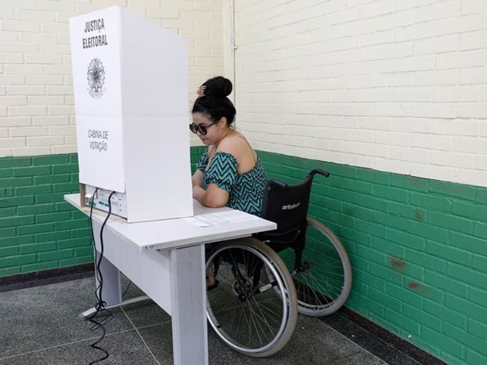 Justi&ccedil;a Eleitoral oferece transporte gratuito para pessoas com defici&ecirc;ncia