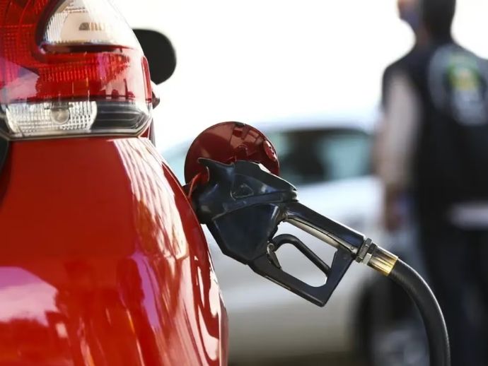 Etanol cai em 14 estados brasileiros e mant&eacute;m m&eacute;dia nacional em R$ 3,91