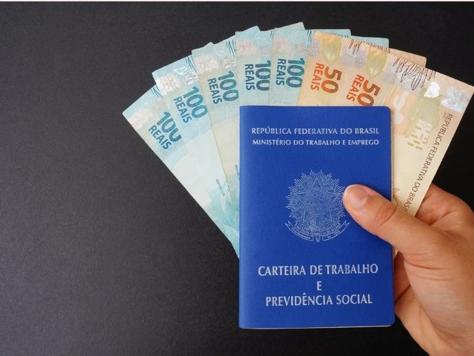 Governo prev&ecirc; sal&aacute;rio m&iacute;nimo de R$ 1.741 para o pr&oacute;ximo ano. Saiba mais!