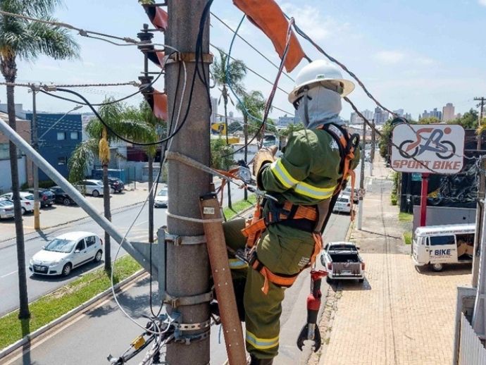 Neoenergia programa desligamentos de energia em seis bairros do Recife